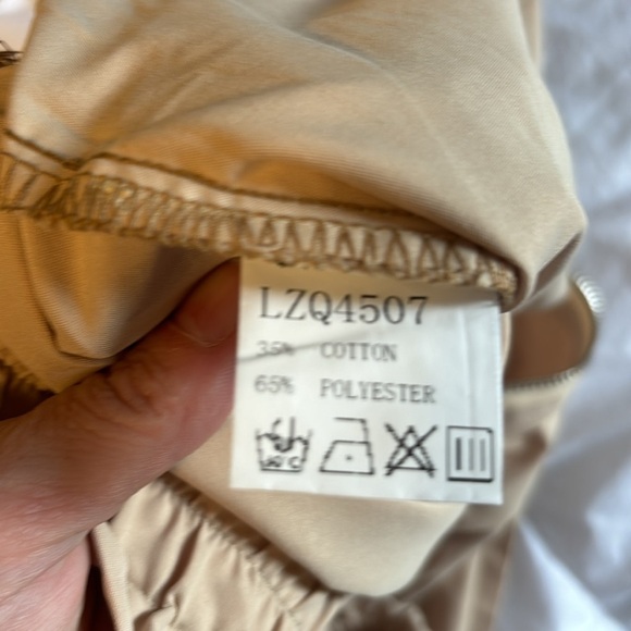 Light material, baggy style, size large.  Elastic waistband. - Picture 3 of 6